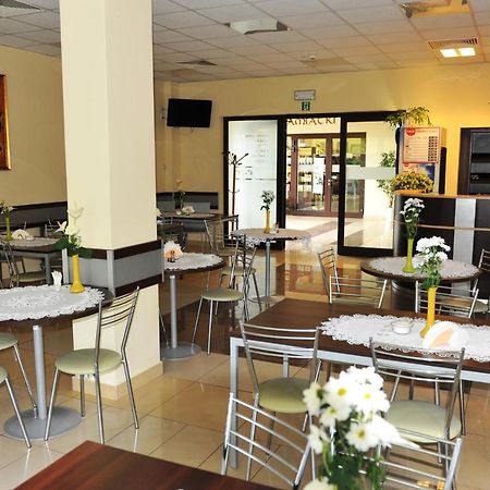 Centrum Ostra Brama Im. Jana Pawla II Skarżysko-Kamienna Buitenkant foto